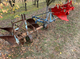 Plug tractor simplu și reversibil